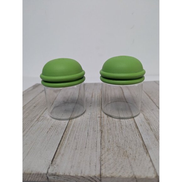 Vintage Pyrex Corning Glass Plastic Mushroom Salt & Pepper Shaker Set Green Tops - Picture 1 of 8